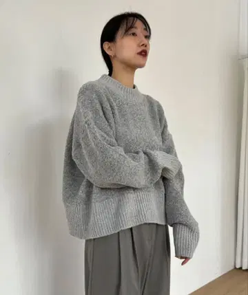 Didot.showroom 쫄깃한 육질 부클레 오버 니트