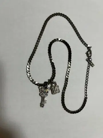 ANNA SUI 열쇠와 자물쇠 목걸이