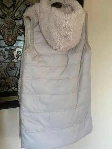 후드 부착 퍼 베스트 DAMA 튜닉