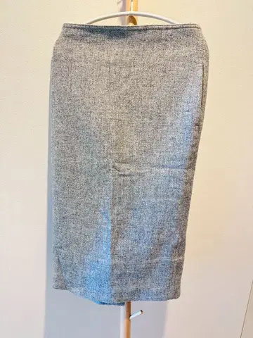 MADISONBLUE 매디슨 블루 울 타이트 스커트 인기 완판