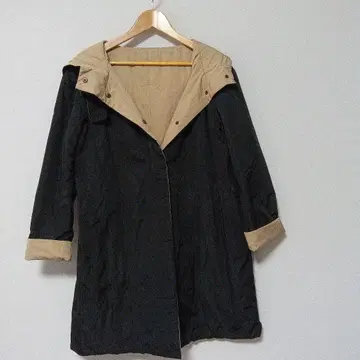 블랙 후드 부착 코트 DoCLASSE 매지컬 써모 코트 M 사이즈