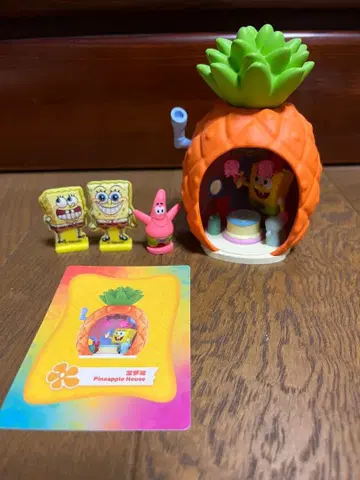 POP MART 스펀지밥 파인애플 하우스