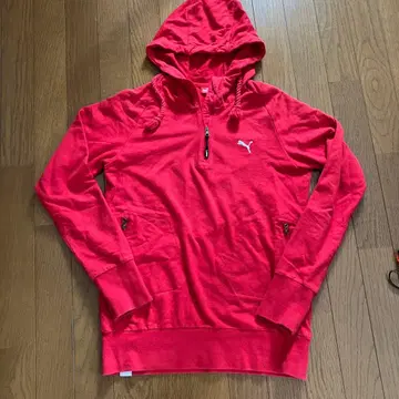 푸마 빨간색 후드 부착 하프 지퍼 후드티