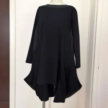 벨포니 디자인이 귀여운 튜닉 블랙