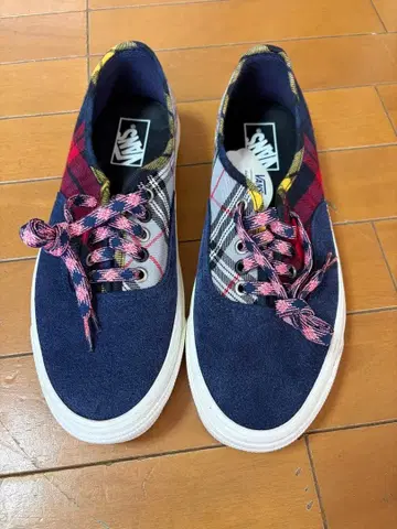 VANS 네이비/체크 스니커즈