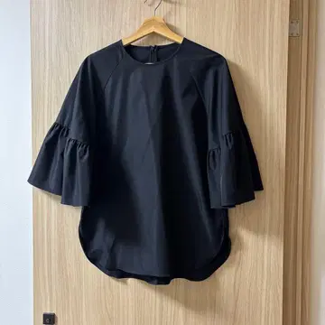 엠프리미어 소매 프릴 블라우스 새상품급