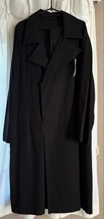 BEAMS 블랙 루즈 트렌치코트 MEDIUM