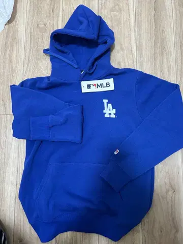 우승 기념 새상품 MLB 다저스 후드티 M 사이즈 LA