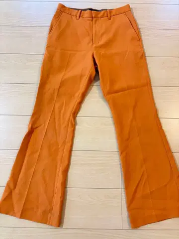 HARE 오렌지 플레어 팬츠