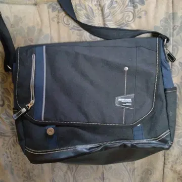 MOUSTACHE 숄더백 블랙/네이비