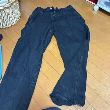 UNIQLO U 블랙 스트레이트 청바지