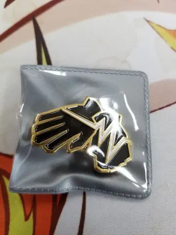 라이브러리 오브 루이나 햄햄빵빵 핀 배지 블랙 사일런스