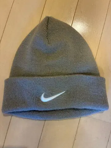 Nike 그레이 니트 모자