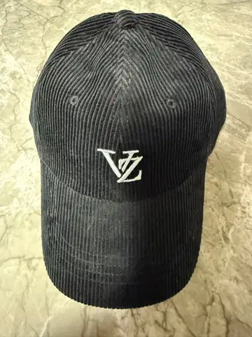 VAR ZAR 블랙 코듀로이 캡