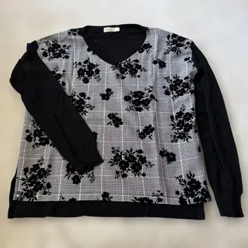 EXQUISS 꽃무늬 체크 V넥 긴팔 M/L 사이즈