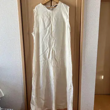 ZARA 아이보리 슬리브리스 롱 원피스