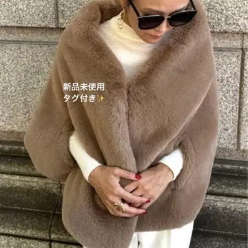 미사용 새상품 택 포함 JENNE 리치 볼륨 퍼 케이프