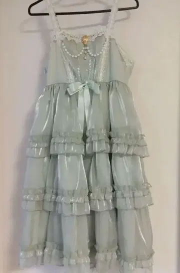 민트 그린 프릴 슬리브리스 드레스