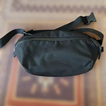 AER 블랙 바디백