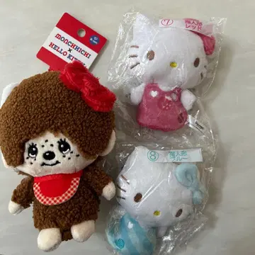 [ 미사용 새상품 ] 택 포함 몽치치 x 헬로키티 볼체인 봉제 인형