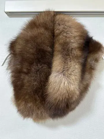 브라운 퍼 티펫 머플러