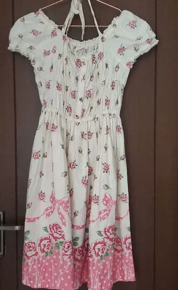 에밀리 템플큐트 장미 리본 원피스