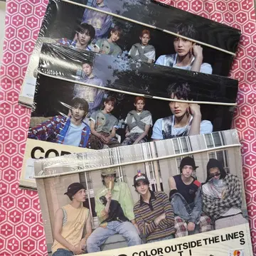 COLOR OUTSIDE THE LINES 4장 세트