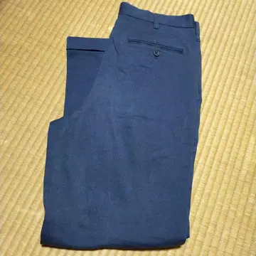 유니클로 남성용 슬랙스 네이비