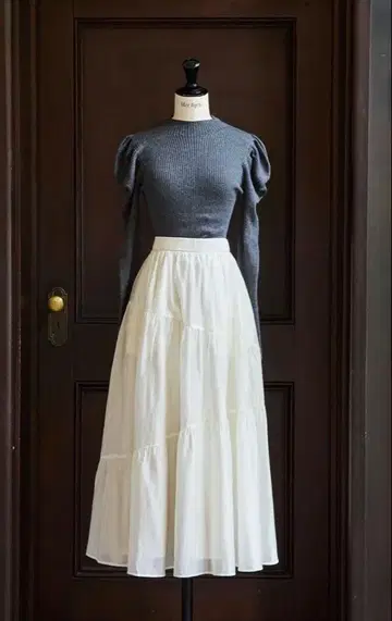 Her lip to Volume Sleeve Rib Knit Top