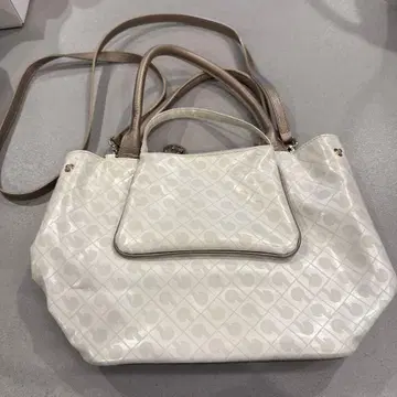 게라르디니 화이트 로고 퀼팅 숄더백