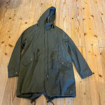 올리브색 후드 부착 모즈 코트