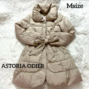 새상품급 아스트리아 비쥬 bijou 자수 롱다운 베이지 리본