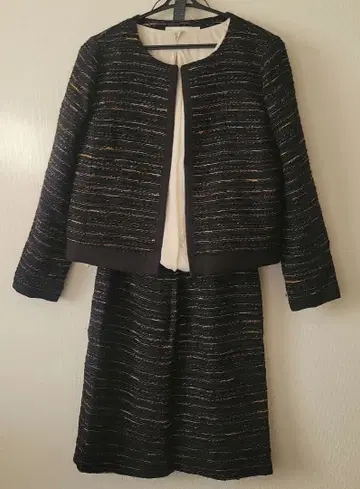 La TOTALITE/ 트위드 노카라 자켓 수트 36 사이즈