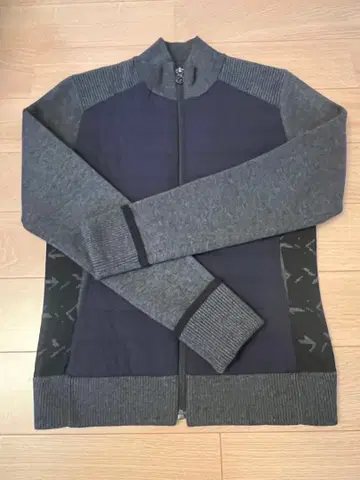 TORI 그래픽 니트 자켓