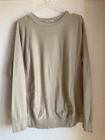 AURALEE 베이지 크루넥 맨투맨