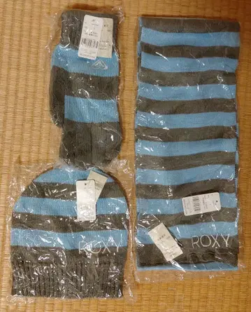 미사용 새상품 ROXY 니트 모자 장갑 머플러 세트