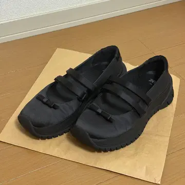 ZARA 블랙 스니커즈 39 사이즈