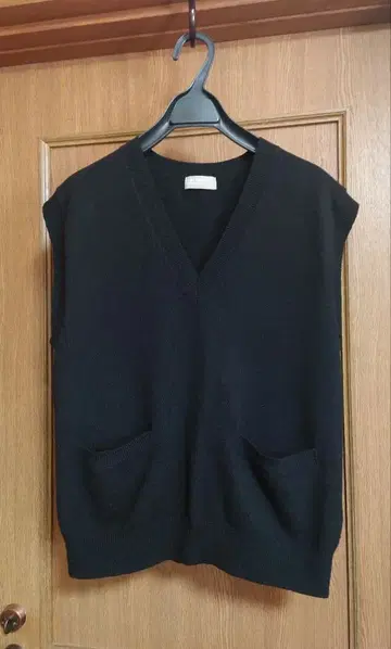 마가렛호웰 캐시미어 니트 베스트 V넥