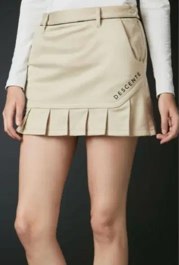[ 미사용 새상품 ] 데상트 골프 코팅 니트 본딩 플리츠 스커트