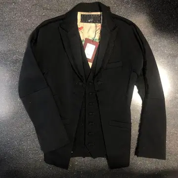 KOHSHIN SATOH 프린지 가공 블랙 테일러드 자켓