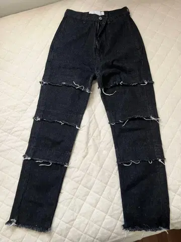 LIVINGTONE 다크 데님 스트레이트 데님