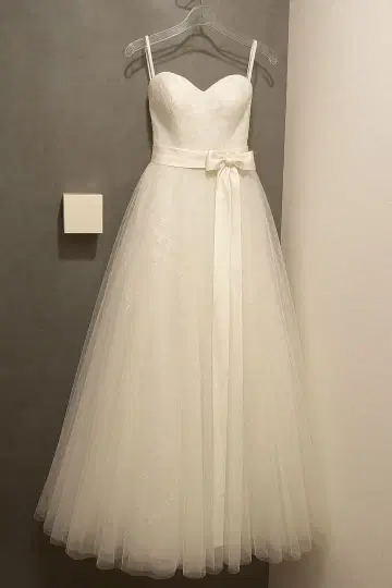 웨딩 드레스 화이트 A라인 튤 자수 레이스 리본 포함 결혼식