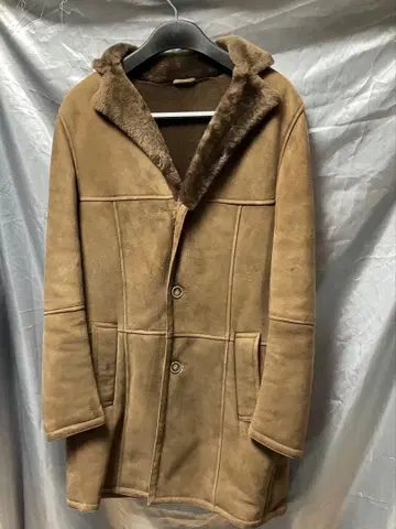 EMMETI 무스탕 코트