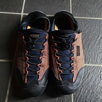 KEEN HOODMOC HS 후드목 H.S 브라운/네이비