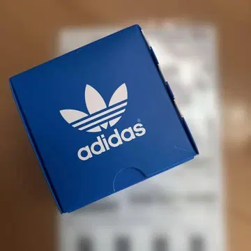 adidas 화이트 쿼츠 시계