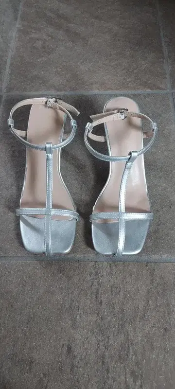 힐 샌들 23.5cm