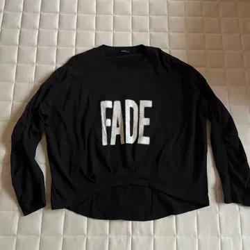 FADE 긴팔 티셔츠 블랙