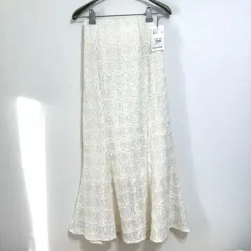 미사용 25SS SNIDEL 스나이델 레이스업 텍스처 스커트