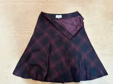 KUMIKYOKU 체크 무늬 플리츠 스커트 사이즈 1