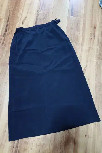 하자품 블랙 타이트 롱 스커트